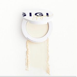 Gigi Gorgeous turnt touch-up powder